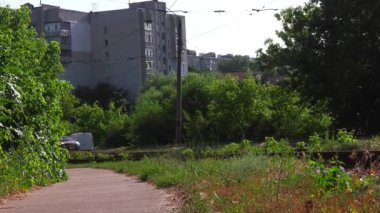 Kharkiv, Ukrayna - 26 Haziran , 2019: Kharkov şehrinin sokaklarında hareket eden eski Sovyet tramvayları.