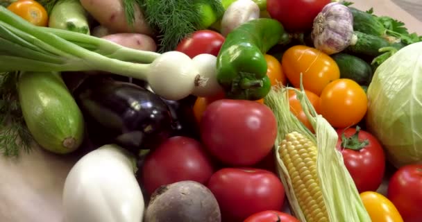 Pozadí organické zeleniny bez GMO pěstovaných bez pesticidů v ekologicky čistých regionech Evropy.