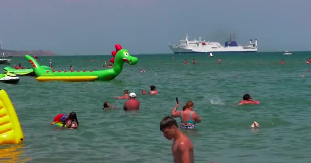 Chernomorsk Oekraïne Juli 2019 Het Centrale Strand Van Het Vakantieoord — Stockvideo