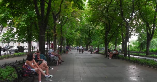 Odessa Ukrayna Temmuz 2019 Odessa Sahil Kentinin Merkezi Sokakları Yürüyen — Stok video