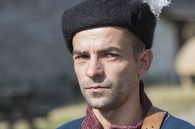 Kamyanets-Podilsky, Ukrayna - 21 Eylül , 2019: Kamyanets-Podilsky şatosunda on yedinci yüzyılın Ukrayna ve Polonya lı birliklerintarihsel askeri yeniden inşası.