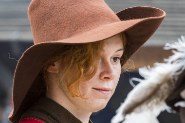 Kamyanets-Podilsky, Ukrayna - 21 Eylül , 2019: Kamyanets-Podilsky şatosunda on yedinci yüzyılın Ukrayna ve Polonya lı birliklerintarihsel askeri yeniden inşası.