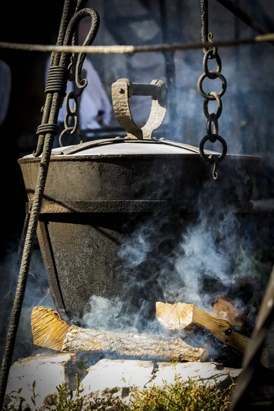 Ijzeren Pot Koken Voedsel Boven Een Open Vuur — Stockfoto