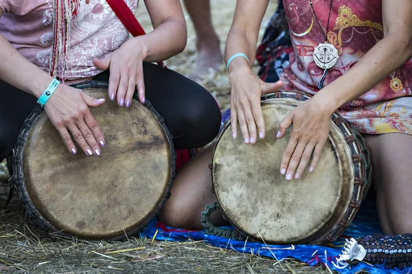 Djemba Lição Grupo Festival Cidade Conto Fadas Contra Pano Fundo — Fotografia de Stock