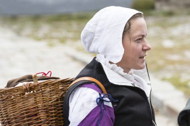 Kamyanets-Podilsky, Ukrayna - 20 Eylül , 2019: Kamyanets-Podilsky şatosunda on yedinci yüzyılın Ukrayna ve Polonya lı askerlerin tarihsel askeri yeniden inşası.