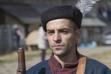 Kamyanets-Podilsky, Ukrayna - 21 Eylül , 2019: Kamyanets-Podilsky şatosunda on yedinci yüzyılın Ukrayna ve Polonya lı birliklerintarihsel askeri yeniden inşası.