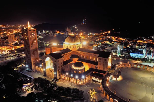 Tapınak of Our Lady of Aparecida, Aparecida, Sao Paulo, Brezilya Hava görünümünü. Hamim Brezilya. Kilise, Tapınak, din, inanç.
