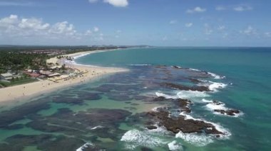 Cupe'nın Beach, Porto de Galinhas, Brezilya: Yüzme ile fishs doğal havuzlarda benzersiz deneyimi. Mükemmel seyahat. Tatil seyahat. Tatil tropikal. Tropikal seyahat. Büyük plaj sahne. Güzel manzara. Sahne seyahat. Tatil sahne.