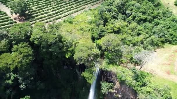 Luftaufnahme Des Itambe Wasserfalls Cassia Dos Coqueiros Sao Paulo Brasilien — Stockvideo