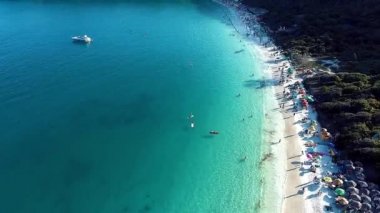 Havadan görünümü Forno Beach Arraial Cabo, Rio de Janeiro, Brezilya var. Büyük plaj sahnesi. Harika manzara. Tatil seyahat. Seyahat hedef. Tatil kavramı.