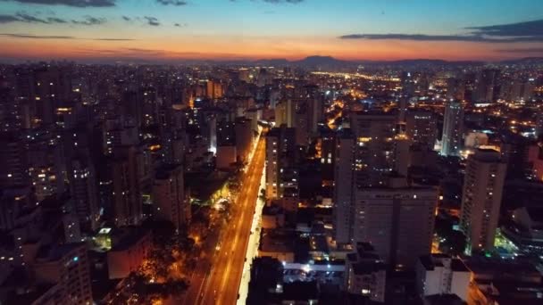 ブラジル サンパウロ市での幻想的な夕日 サンセット ビュー ビジネス旅行 ダウンタウン 都市の景観 色の空 幻想的な風景 大パノラマ — ストック動画