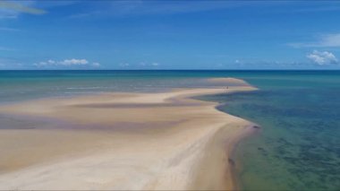 Hava manzara mavi deniz ve açık hava. Harika manzara. Büyük plaj manzarası. Corumbau beach, Caraiva, Bahia, Brezilya. Issız plajları tatil. Seyahat hedef. Tropik seyahat. 