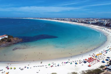 Havadan görünümü Forte plaj ve Japon Adası, Cabo Frio Rio de Janeiro, Brezilya. Tatil seyahat. Hedef, seyahat. Büyük plaj sahnesi. Tropikal seyahat. Turizm noktası. Brezilya posta kartı Fantastic manzara.