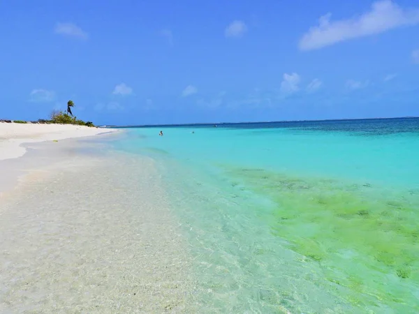 Karayip Denizi Los Roques Mavi Deniz Issız Adalarında Tatil Barış — Stok fotoğraf