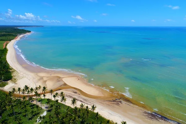 Cumuruxatiba, Prado, Porto Seguro, Bahia, Brezilya Hava görünümünü. Harika manzara. Güzel plaj ve nehir sahneler. Tropikal seyahat. Hedef, seyahat. Tatil seyahat. Doğa sahne.
