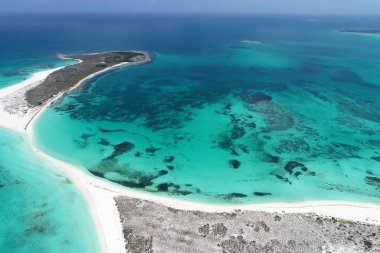 Karayip Denizi, Los Roques: mavi deniz ve paradisiac Adaları seyahat tatil. Rüya. Tatil tropikal. Tropikal seyahat. Büyük plaj sahne. Güzel manzara. Sahne seyahat. Tatil sahne. Issız kumsallar. Huzur, rekreasyon sahne.