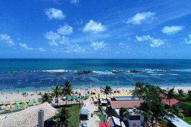 Cupe'nın Beach, Porto de Galinhas, Brezilya: Yüzme ile fishs doğal havuzlarda benzersiz deneyimi. Mükemmel seyahat. Tatil seyahat. Tatil tropikal. Tropikal seyahat. Büyük plaj sahne. Güzel manzara. Sahne seyahat. Tatil sahne.