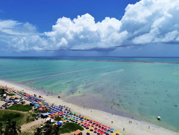 Maragogi, Alagoas, Brazil. Harika manzara. Büyük plaj sahne. Cennet plaj kristal su ile. Rüya, barış, Bakiye, sakin ol, ilham. Güzel manzara. Sahne seyahat. Tatil sahne. Huzur ve dinlence sahneleri.