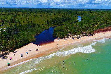 Cumuruxatiba Beach, Prado, Bahia, Brezilya Hava görünümünü: Kristal su ile paradisiac Beach Tatil. Büyük plaj manzarası. Seyahat hedef. Tatil seyahat. Turist Bahia noktası. Issız kumsallar. Harika manzara. Büyük arka plan. 
