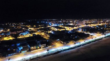 Itanhaem Beach, Sao Paulo, Brezilya Hava görünümünü. Harika manzara. Plaj sahne. Tatil seyahat. Tropikal sahne. Seyahat hedef. Şehrin gece görüş.  