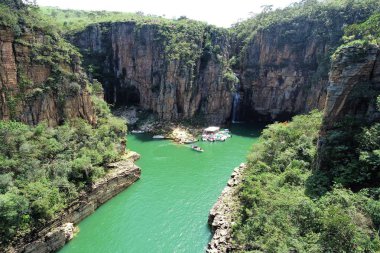 Ünlü kanyonlar, Capitolio'nın lagün, Minas Gerais, Brezilya Hava görünümünü. Güzel manzara. Furnas'ın Barajı. Tropikal seyahat. Seyahat hedef. Tatil seyahat.