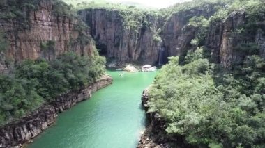 Ünlü kanyonlar, Capitolio'nın lagün, Minas Gerais, Brezilya Hava görünümünü. Güzel manzara. Furnas'ın Barajı. Tropikal seyahat. Seyahat hedef. Tatil seyahat.