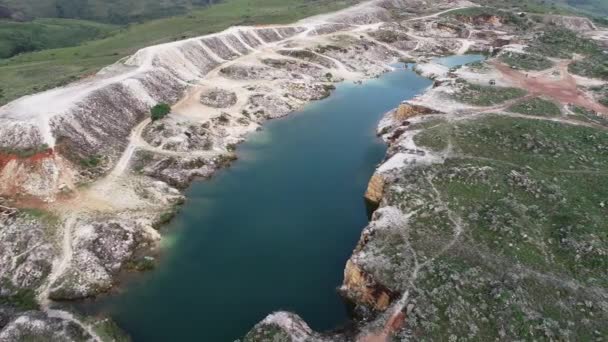Luchtfoto Van Steengroeve Capitolio Met Mooie Landschap Minas Gerais Brazilië — Stockvideo