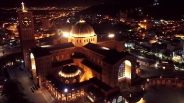 Nossa Senhora Aparecida, Aparecida, Tapınak, Sao Paulo, Brezilya Hava görünümünü. Hamim Brezilya. Kilise, Tapınak, din, inanç. Katolik Kilisesi. Katolik dini. Katolik rahip.
