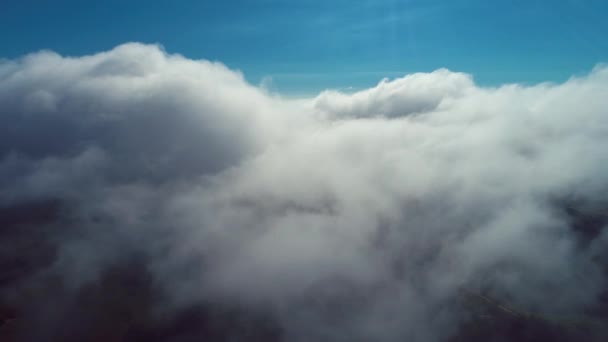Volando Por Encima Las Nubes Con Cielo Azul Libertad Inspiración — Vídeo de stock