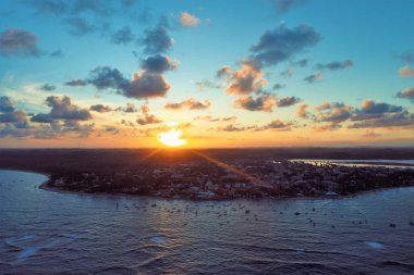Kristal su ile Paradisiac plaj. Brezilya Karayipler. Porto de Galinhas, Pernambuco, Brezilya. Seyahat yeri. Tatil seyahati.