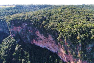 Morro dos Ventos Gözlemevi, Chapada dos Guimaraes, Mato Grosso, Brezilya havadan görünümü. Harika bir manzara. Seyahat yeri. Tatil seyahati. Wind Hill Gözlemevi. Turistik nokta.