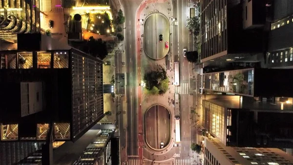 Vista Aérea Ciudad Por Noche Con Avenida Iluminada Hermosa Gran —  Fotos de Stock