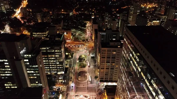 Vista Aérea Ciudad Por Noche Con Avenida Iluminada Gran Paisaje —  Fotos de Stock