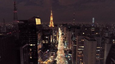 Paulista Bulvarı, so Paulo, Brezilya havadan görünümü. Gece manzarası. Şehir merkezi sahne. Şehir Landmark, Heart of Soo Paulo. Işıklı cadde.