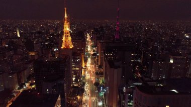 Paulista Bulvarı, so Paulo, Brezilya havadan görünümü. Gece manzarası. Şehir merkezi sahne. Şehir Landmark, Heart of Soo Paulo. Işıklı cadde.