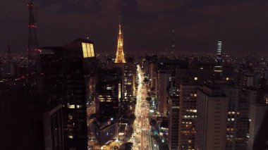 Paulista Bulvarı, so Paulo, Brezilya havadan görünümü. Gece manzarası. Şehir merkezi sahne. Şehir Landmark, Heart of Soo Paulo. Işıklı cadde.