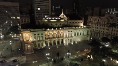 Sao Paulo Belediye Tiyatrosu havadan görünümü, Brezilya. Muhteşem manzara. Şehir manzarası. Gece manzarası. Şehrin Simgesel Yapı.