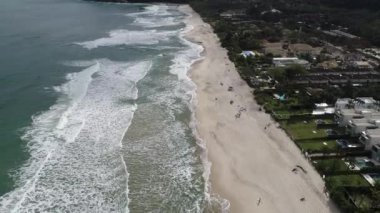 Maresias ve Pauba plajları havadan görünümü, Sao Sebastiao, Sao Paulo Kuzey Sahili, Brezilya. Tatil Seyahati. Seyahat yeri. Tropik manzara. Büyük manzara
