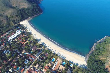 Maresias ve Pauba plajları havadan görünümü, Sao Sebastiao, Sao Paulo Kuzey Sahili, Brezilya. Tatil Seyahati. Seyahat yeri. Tropik manzara. Büyük manzara