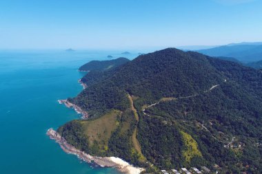 Maresias ve Pauba plajları havadan görünümü, Sao Sebastiao, Sao Paulo Kuzey Sahili, Brezilya. Tatil Seyahati. Seyahat yeri. Tropik manzara. Büyük manzara