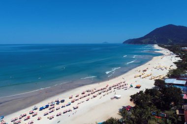 Maresias ve Pauba plajları havadan görünümü, Sao Sebastiao, Sao Paulo Kuzey Sahili, Brezilya. Tatil Seyahati. Seyahat yeri. Tropik manzara. Büyük manzara
