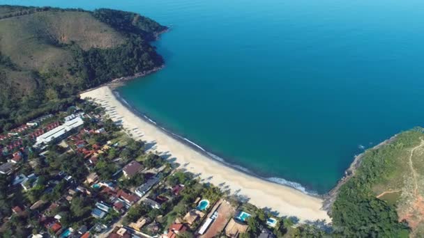 巴西圣保罗北海岸圣塞巴斯蒂奥马雷亚斯和波巴海滩的鸟瞰图 度假旅行 旅行目的地 热带风光 伟大的风景 — 图库视频影像