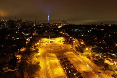 Pacaembu Stadyumu ve Charles Miller Meydanı havadan görünümü, Sao Paulo, Brezilya. Muhteşem manzara. Sao Paulo'nun ünlü kamusal alanları