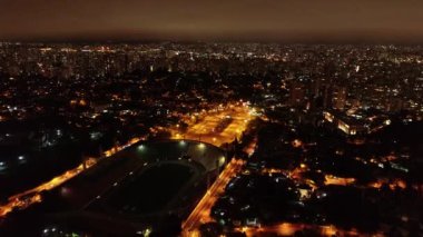 Pacaembu Stadyumu ve Charles Miller Meydanı havadan görünümü, Sao Paulo, Brezilya. Muhteşem manzara. Sao Paulo'nun ünlü kamusal alanları