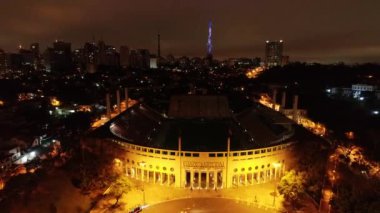 Pacaembu Stadyumu ve Charles Miller Meydanı havadan görünümü, Sao Paulo, Brezilya. Muhteşem manzara. Sao Paulo'nun ünlü kamusal alanları