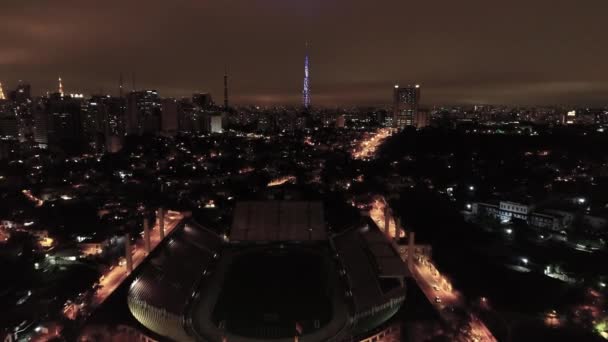 Αεροφωτογραφία Του Pacaembu Στάδιο Και Την Πλατεία Charles Miller Νύχτα — Αρχείο Βίντεο