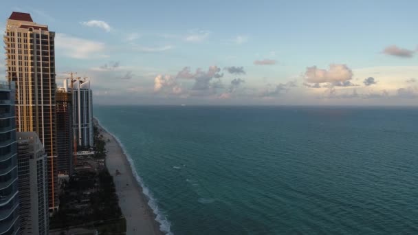 海景日落的空中景观 Sunny Isles 迈阿密 伟大的风景 度假旅行 热带旅行 — 图库视频影像