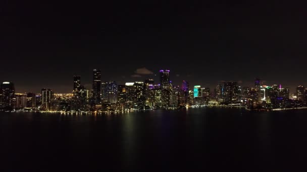 Vista Aérea Miami Noite Partir Biscayne Bay Estados Unidos Grande — Vídeo de Stock