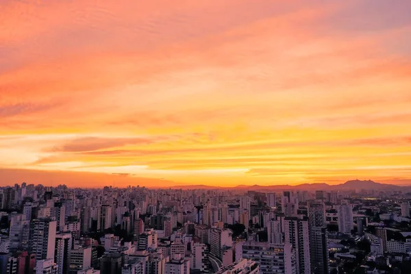 Şehir Yaşamında Günbatımının Panoramik Görüntüsü Harika Manzara — Stok fotoğraf