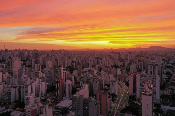 Şehir Yaşamında Günbatımının Panoramik Görüntüsü Harika Manzara — Stok fotoğraf
